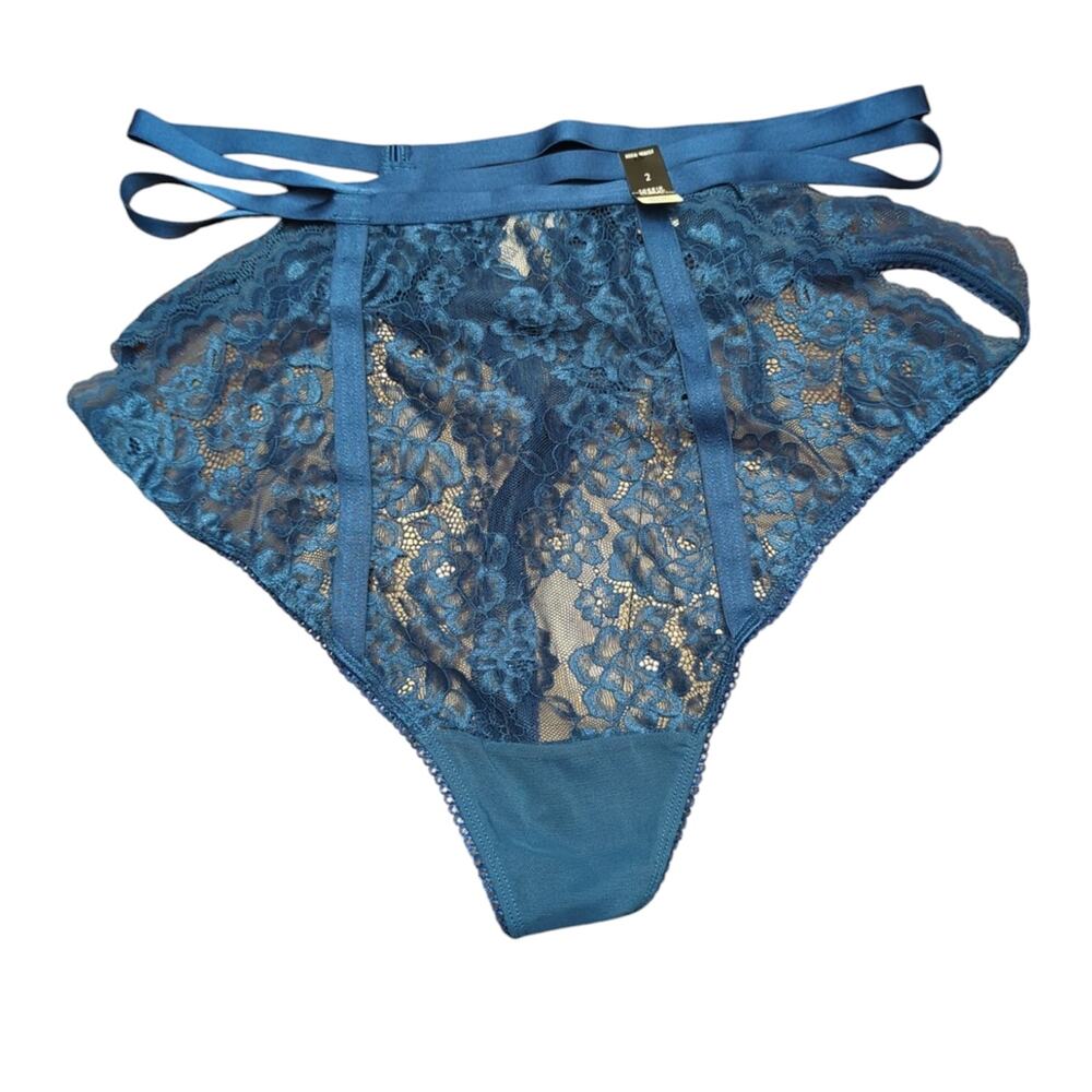 Torrid NWT Straps And Rings Lace Thong Panty Size 2